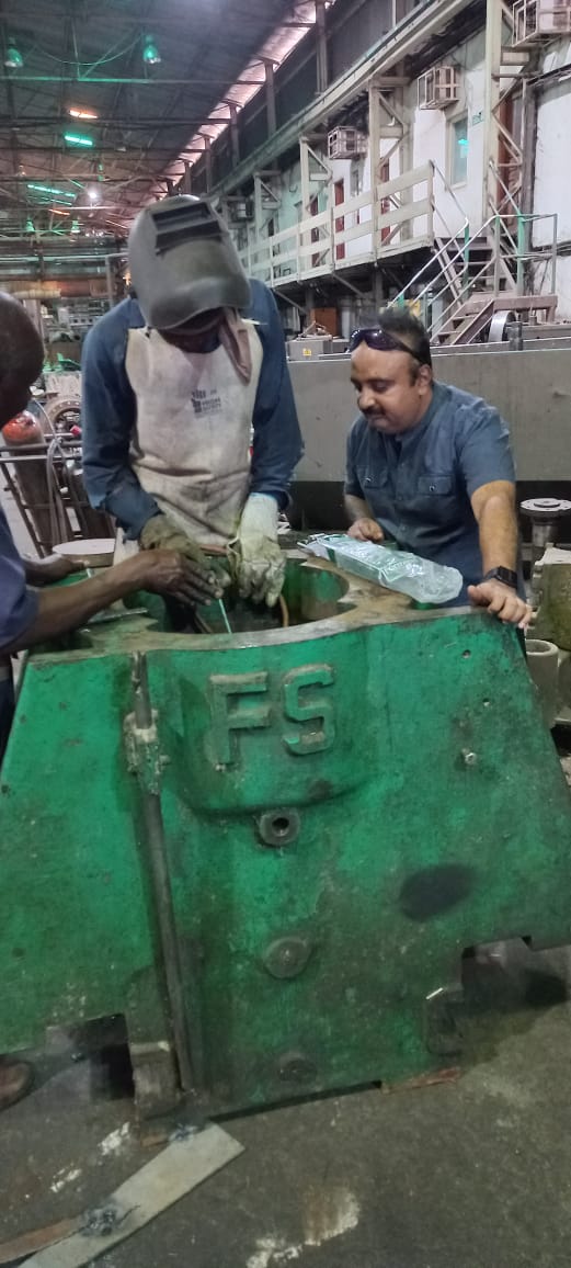 Mill headstock pinhole reboring